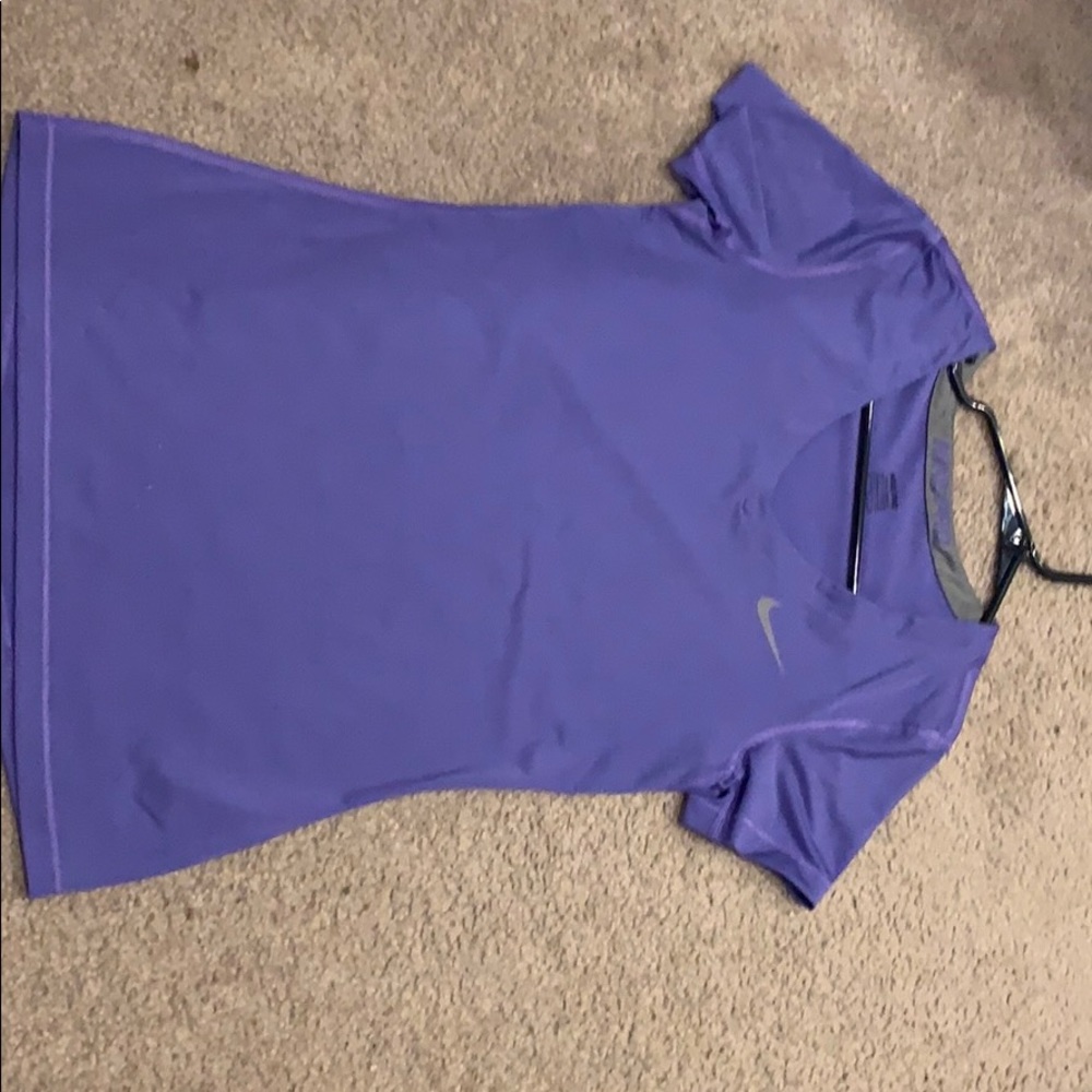 NIKE PRO Medium Lavender Workout Top